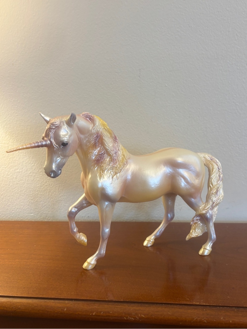 Breyer Alida #3364 Traditional Unicorn Mare Pearl Lavender Pink Gold